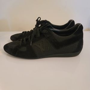 Authentic Louis Vuitton Mens Shoes Size 10.5
